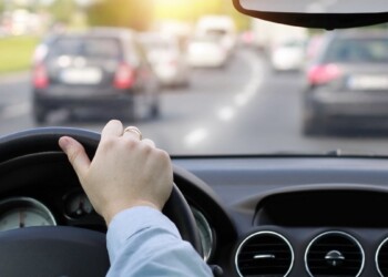 Italiani al volante, ecco le categorie più a rischio incidente