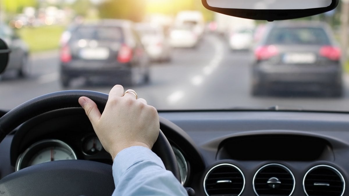Italiani al volante, ecco le categorie più a rischio incidente