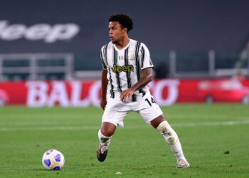 Juve, emergenza in difesa contro il Barcellona: McKennie si scalda