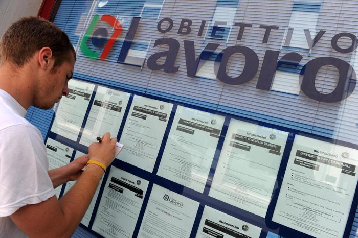 Lavoro, Istat: timida ripresa ad agosto +83mila occupati, ma i giovani soffrono