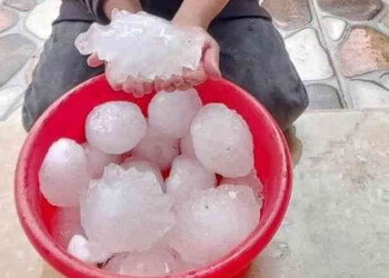 Libia, grandine devastante: chicchi grandi più di 10 cm. Video e foto