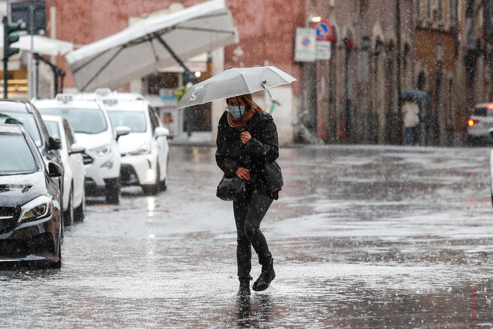Maltempo, allerta arancione in Liguria