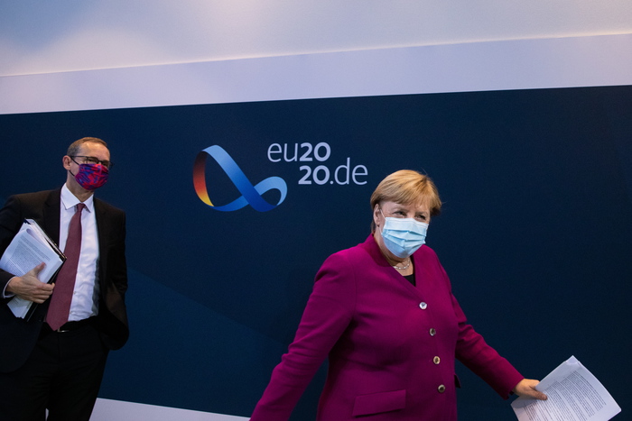 Merkel,nuove restrizioni e aggiornamento tra 10 giorni