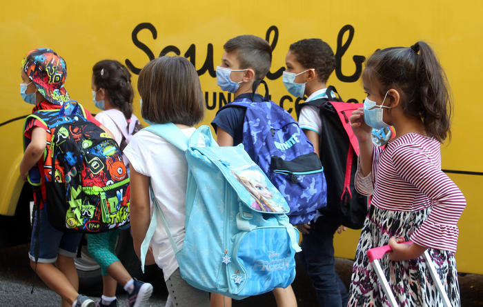 Nature: le scuole non sono hotspot di casi Covid, pochi focolai