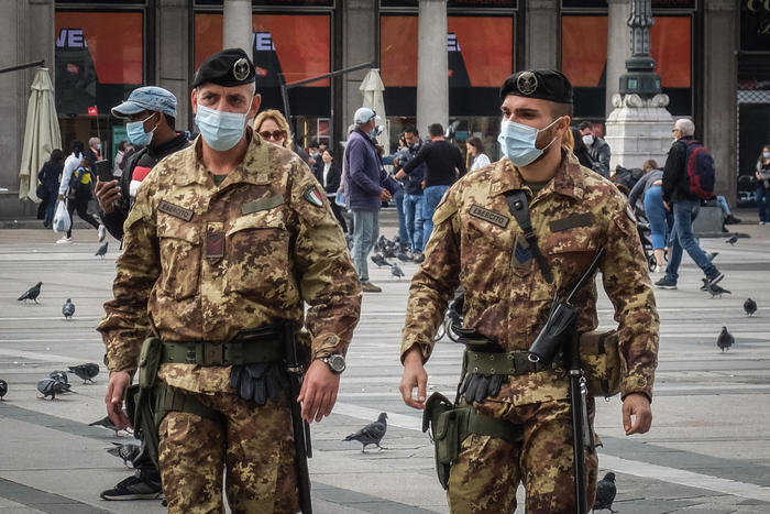 Operazione Difesa, 200 drive per 30 mila tamponi giorno