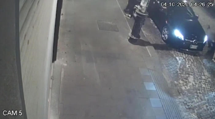 Rapinatore ucciso a Napoli: ‘Mai puntato la pistola contro agenti’