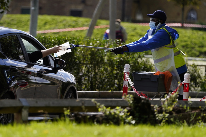 Regno Unito, ancora oltre 14 mila contagi e 70 morti