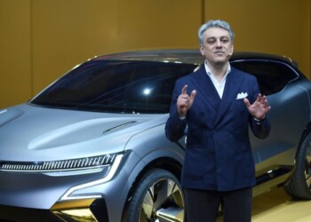 Renault versione De Meo: “Basta rincorrere i numeri, puntiamo sul valore”