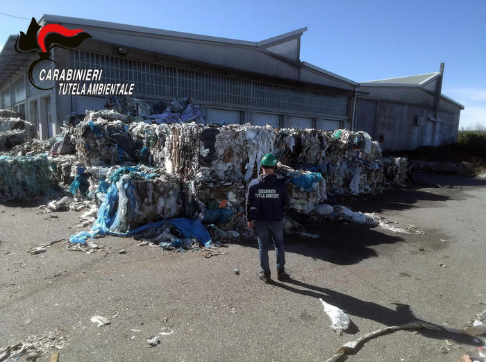 Rifiuti: discariche abusive al Nord, arresti del Noe