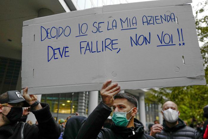 Ristoratori Milano, da dicembre non ce la farà nessuno