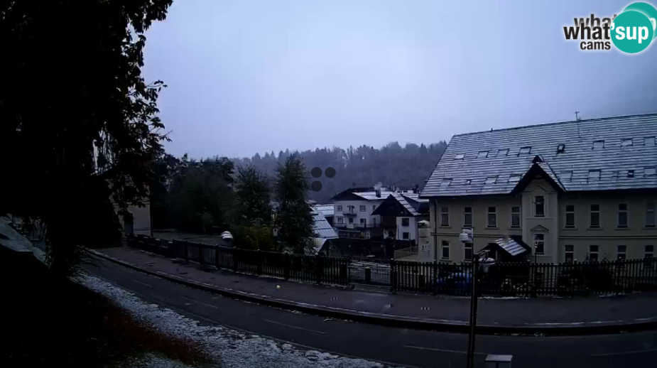 La neve si è spinta fin sull'abitato di Tarvisio (UD), al di sotto degli 800 metri