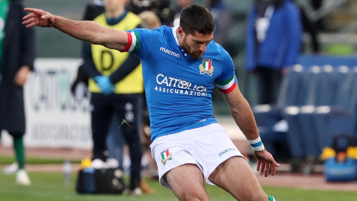 Rugby, 50 memorabilia di Ian McKinley all’asta per beneficenza