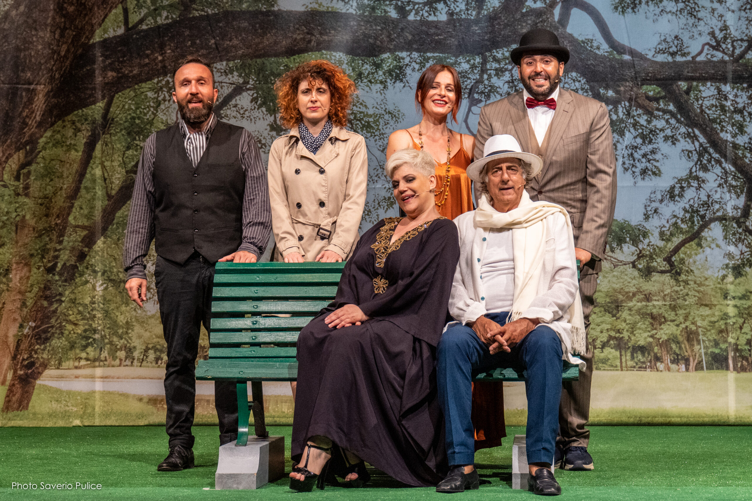 “Se la panchina parlasse..” del Maestro Pingitore: dalla ripartenza a teatro approda su Canale 5 con Perrotta