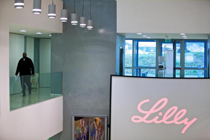 Stop test anticorpo Lilly per pazienti gravi, inefficace