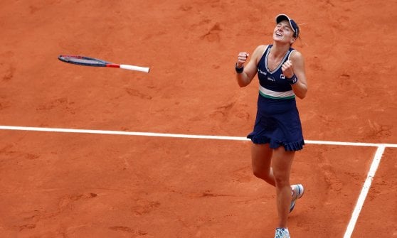 Tennis, Roland Garros: finisce il sogno di Martina Trevisan. Podoroska e Schwartzman in semifinale