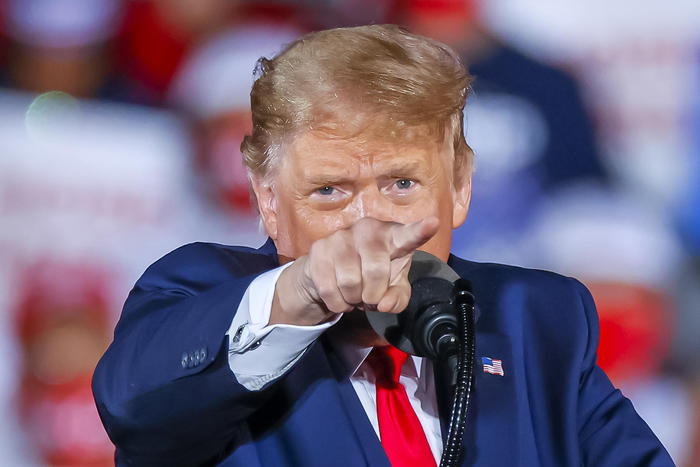 Trump: famiglia Biden impresa criminale