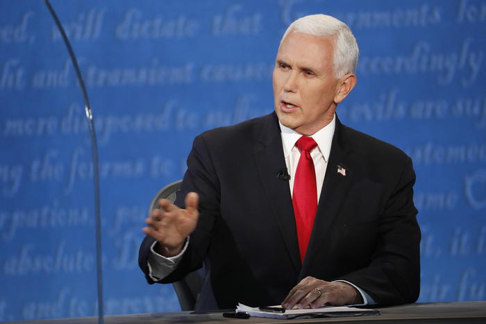 Trump, Pence sta facendo bene a dibattito