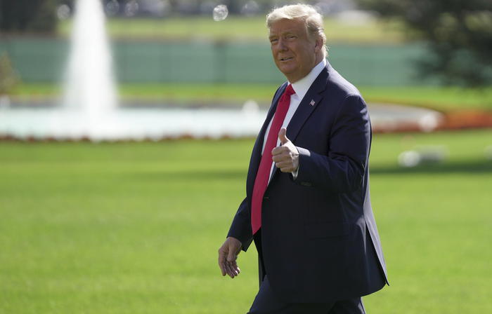 Trump vota di persona in Florida, ‘sono all’antica’