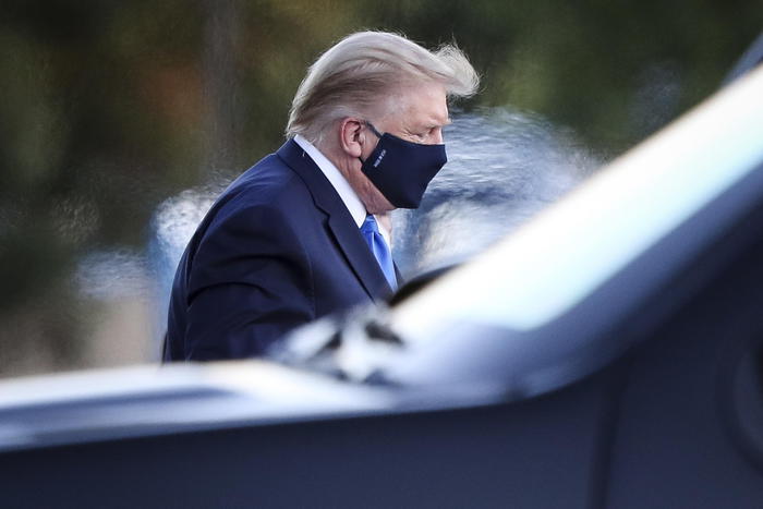 Tweet di Trump dall’ospedale, ‘sta andando bene, credo’