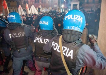 Verona, 5 feriti di cui uno grave, Fsp: “Anche tante baby gang. Le proteste non si fermeranno. Risposta severa o non ci saranno poliziotti che bastino”