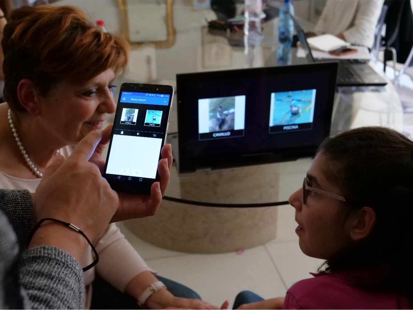 SINDROME DI RETT, AIRETT: UN NUOVO STRMENTO PER FACILITARE LA COMUNICAZIONE DELLE BAMBINE DAGLI OCCHI BELLI