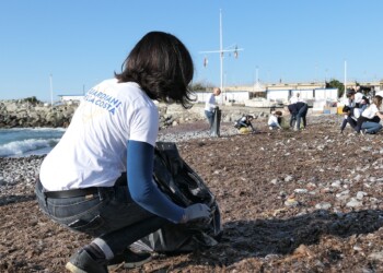 LE NUOVE GENERAZIONI IN PRIMA LINEA CONTRO L’INQUINAMENTO DELLE COSTE E DEL MARE CAUSATO DA DISPOSITIVI DI PROTEZIONE ANTI-COVID: AL VIA LA NUOVA EDIZIONE DI GUARDIANI DELLA COSTA