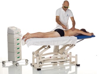 SALUTE, IL DILAGARE DELLE ERNIE DEL DISCO CAUSA SEMPRE PIÙ RADICOLOPATIE: PER GLI ESPERTI LA SOLUZIONE È LA LASERTERAPIA