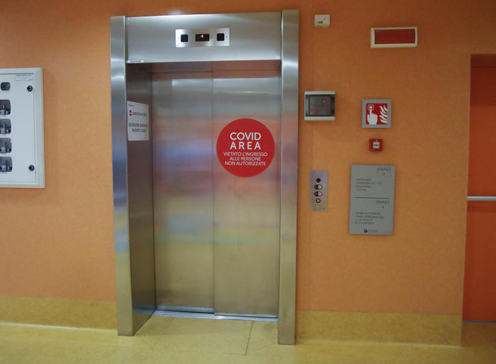 Agenas, 10 regioni sforano soglia critica ricoveri Covid