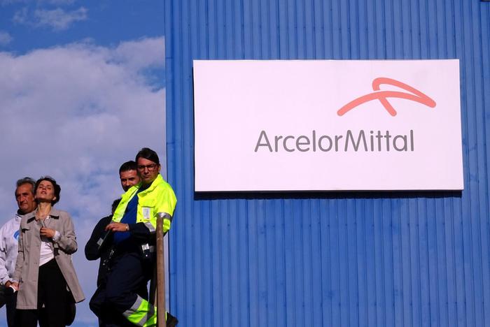 Arcelor Mittal: Patuanelli convoca sindacati domani alle 12