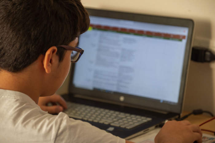 Aria umidificata e ginnastica degli occhi contro effetti DAD