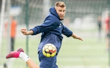 Bendtner: “Alla Juve in 12 fumavano nei bagni”