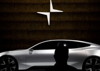 Bloccate le vendite delle Polestar in Francia: “Logo copiato da quello della Citroen”