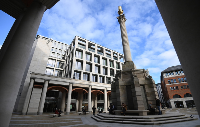 Borsa: in Europa avvio positivo, Francoforte +0,72%