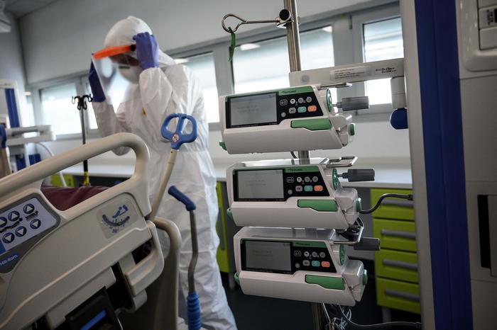 Cala pressione su ospedali Piemonte, scesi i ricoveri