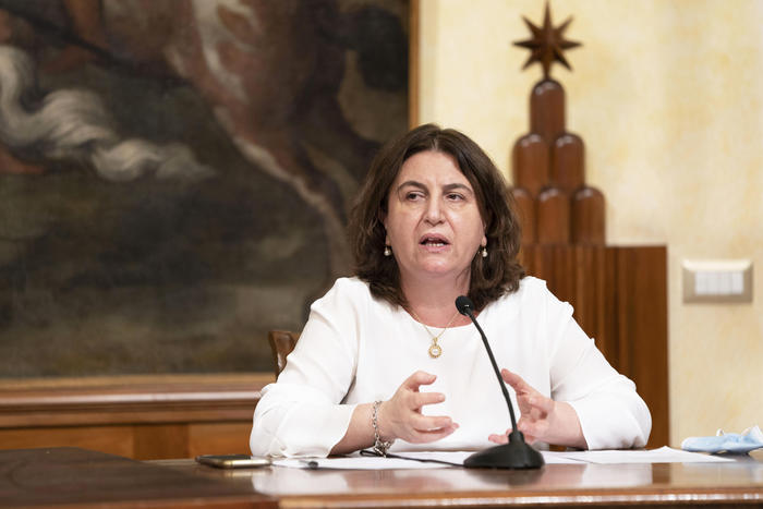 Catalfo, pronti a stanziare ulteriori risorse, anche Ristori Ter