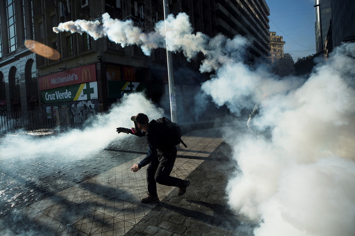 Cile: incidenti in proteste a Santiago contro il governo