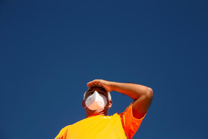 Coronavirus: chi è sano può fare esercizio con la mascherina