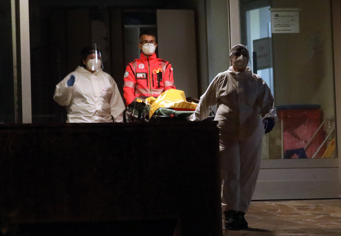 Covid: coppia di coniugi muore insieme nel milanese