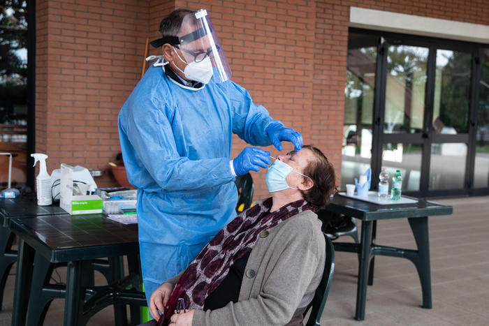 Covid: Lazio, al via tamponi rapidi dai medici di famiglia