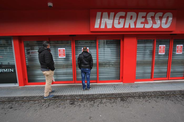 Decaro (Anci), stop centri commerciali weekend e scommesse