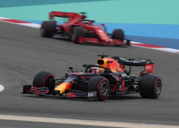 F1, GP Bahrain: Verstappen al comando nelle FP3, Ferrari indietro