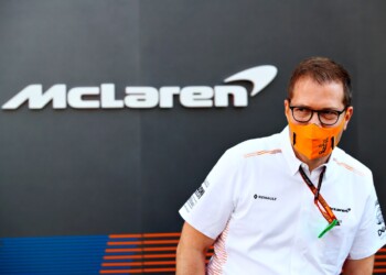F1 McLaren, Seidl: “In lotta con Renault e Racing Point”