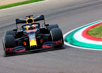 F1, Verstappen: “Inferiori alla Mercedes anche nella prossima stagione”