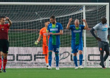Feralpisalò, 3-1 al Padova e aggancio in vetta. Pro Vercelli, ko che fa male