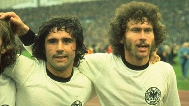 Gerd Muller, parla la moglie: “Sta bene. È in casa di cura”