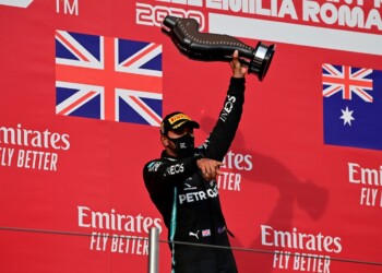 Gp Emilia Romagna, Hamilton: “Gara spossante ma grande vittoria”