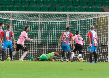 Il Palermo senza cambi pareggia 1-1 col Catania nel derby siciliano