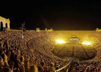 LA STAGIONE ARTISTICA AL FILARMONICO E I CARMINA BURANA IN ARENA CON EZIO BOSSO