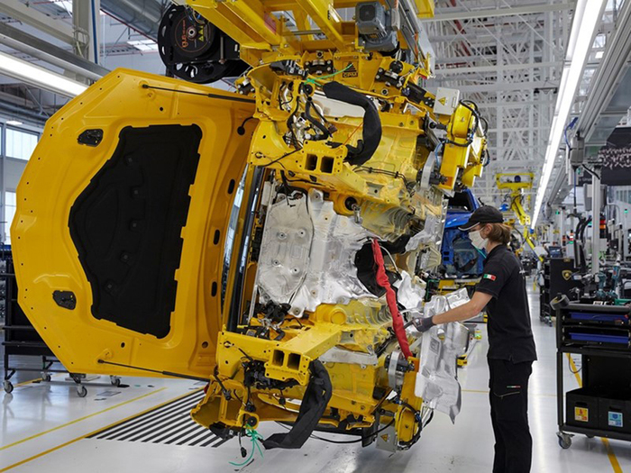 Industria: a settembre fatturato -3,2%, ordini -6,4%