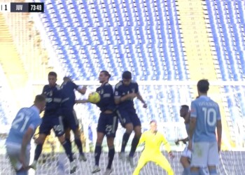 Lazio-Juve, la moviola: Rabiot con la mano, non c’è il rigore